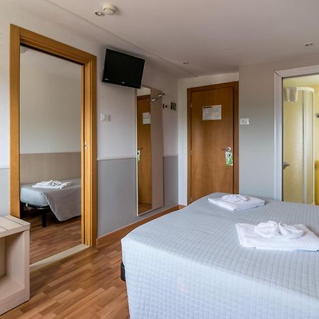 Hotel Stresa Rimini Kültér fotó