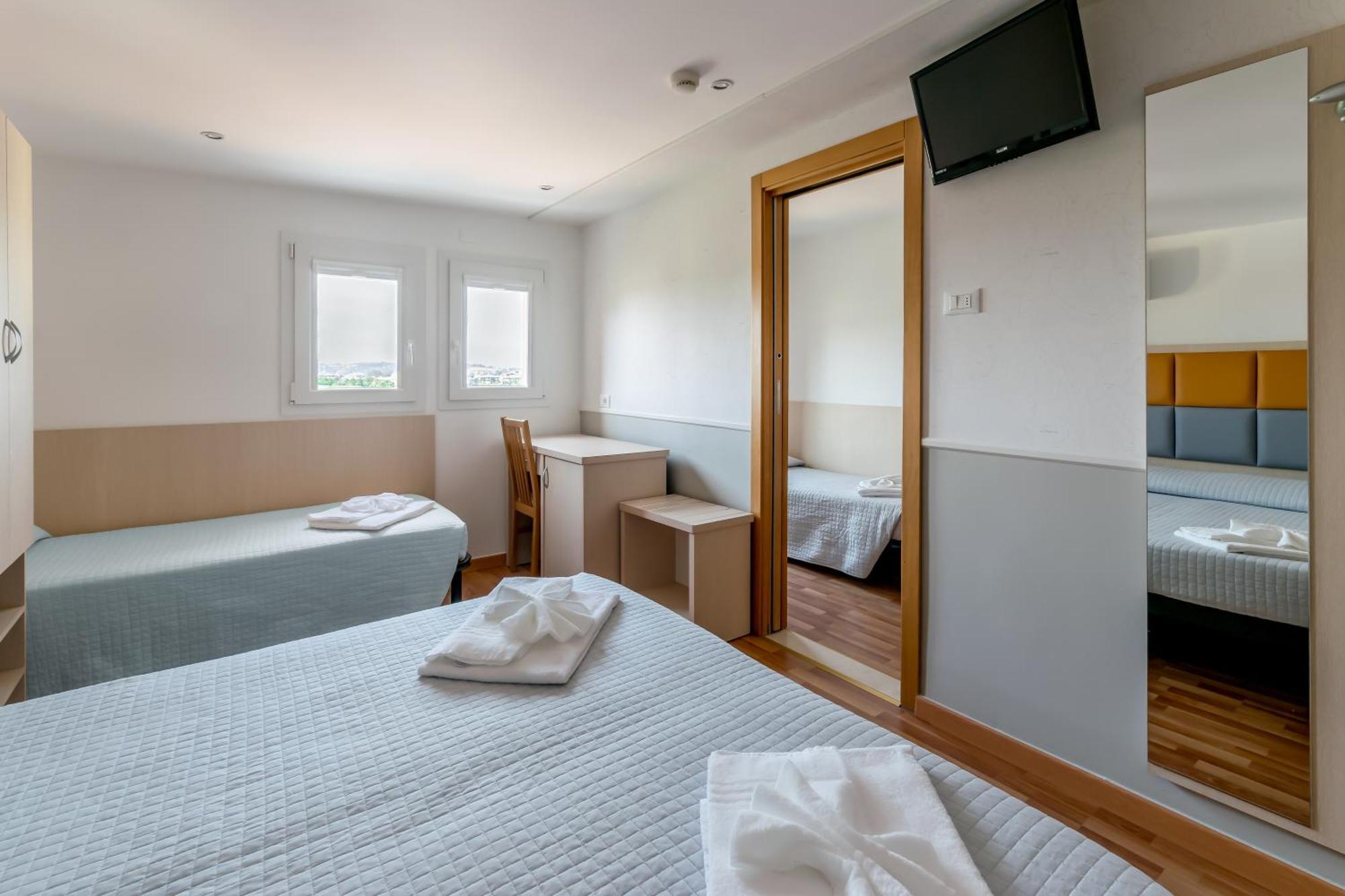 Hotel Stresa Rimini Kültér fotó