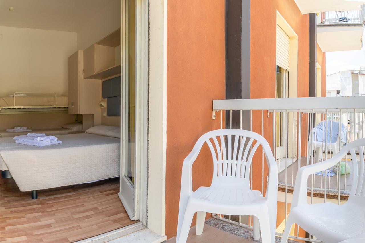 Hotel Stresa Rimini Kültér fotó