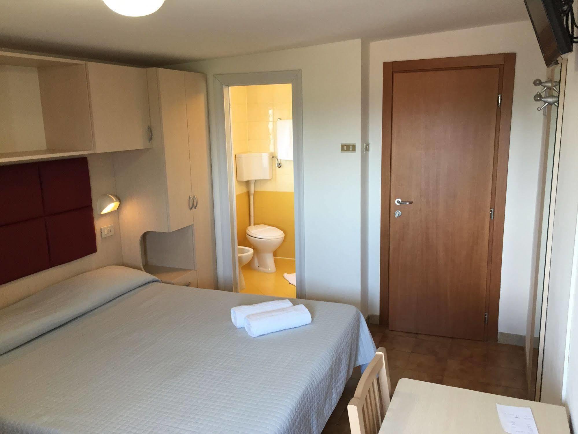 Hotel Stresa Rimini Kültér fotó