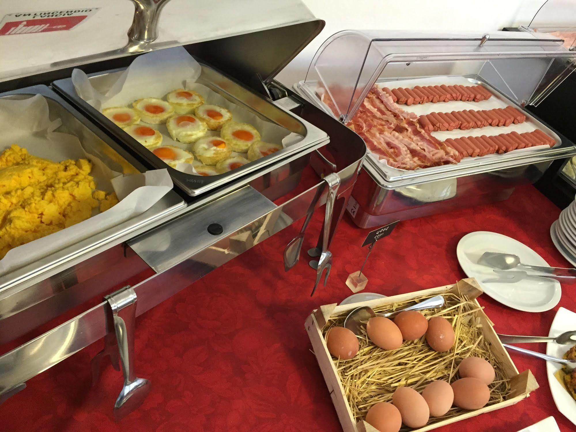 Hotel Stresa Rimini Kültér fotó